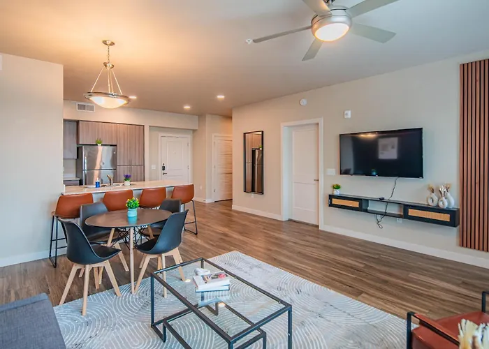 The Luxe Lookout Balcony Pool Sleeps 4 Apartment Tempe