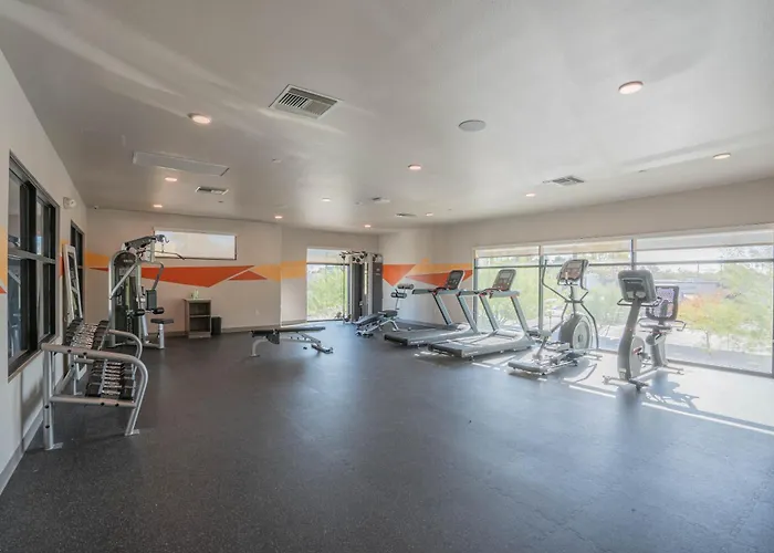 The Luxe Lookout Balcony Pool Sleeps 4 Tempe