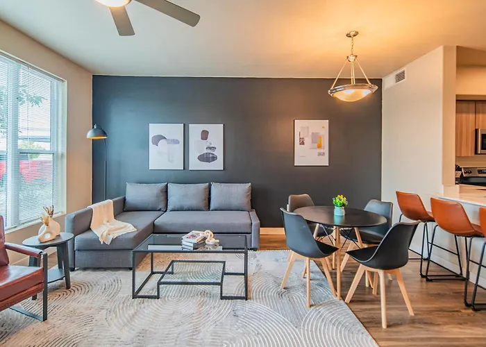 The Luxe Lookout Balcony Pool Sleeps 4 * Tempe