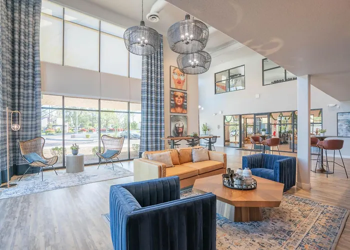 The Luxe Lookout Balcony Pool Sleeps 4 Apartment Tempe